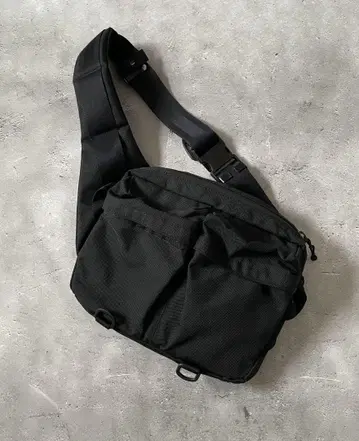 00s archive tech 숄더 백 military