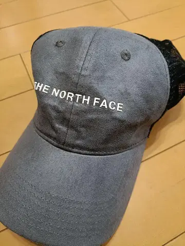 THE NORTH FACE 그레이 트래커 캡
