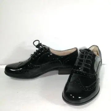clarks 레이스업 슈즈 에나멜