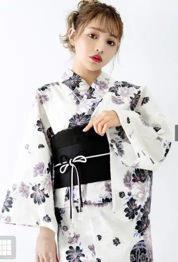 [새 상품] 보라색 꽃무늬 유카타 검정 오비 큰 리본