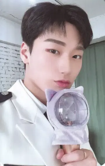 ATEEZ 라이트 스틱 커버 SAN ANITEEZ in ILLUSION