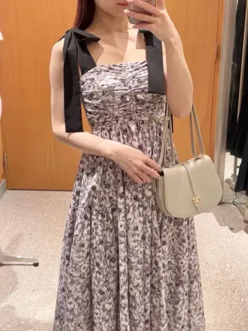snidel 스나이델 숄더 리본 플라워 원피스 GRY