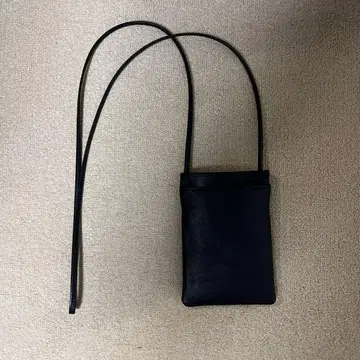 블랙 가죽 숄더백