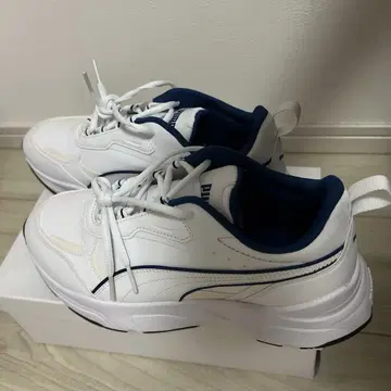 PUMA 스니커즈