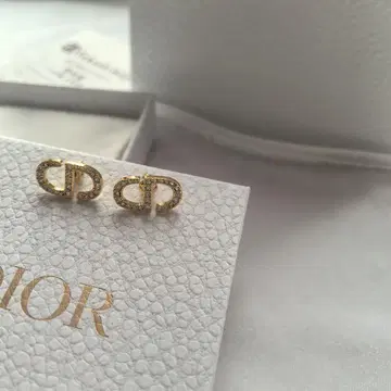 PETIT CD 스터드 귀걸이 골드