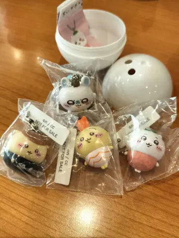 치이카와 쿠라스시 피규어 스트랩 4개 세트