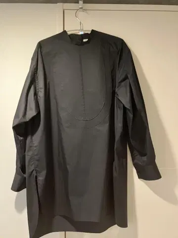 HYKE 빕 프론트 셔츠 블랙