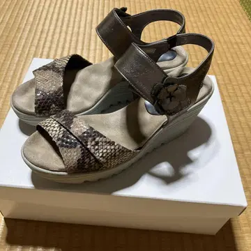 댄디 보이 샌들 22.5cm