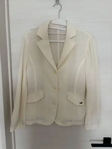 크로커다일 아이보리 테일러드 자켓
