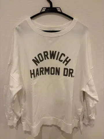NORWICH HARMON DR. 트레이닝복 화이트 스픽 앤 스팬