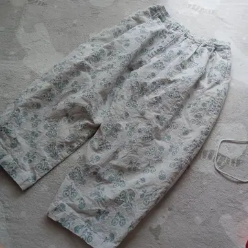 사만사 모스모스 린넨 혼방 벌룬 자수 꽃무늬