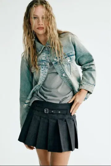 ZARA 박스 플리츠 스커트