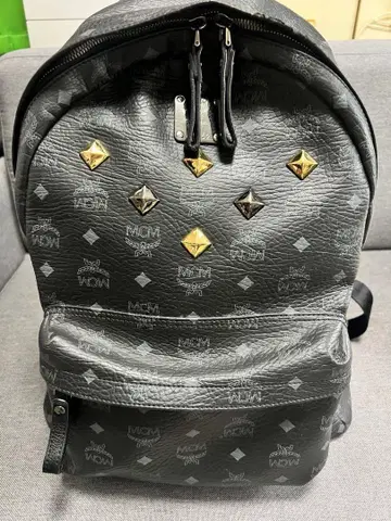MCM 스터드 장식 백팩