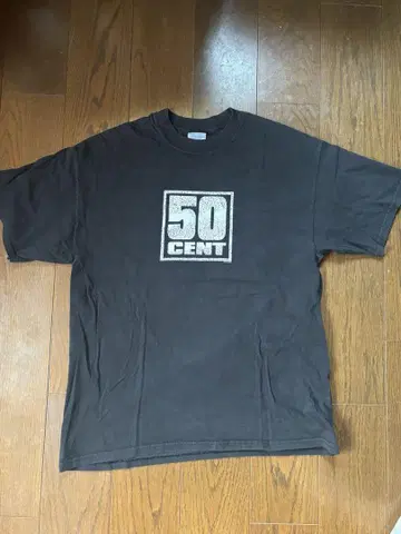 50 CENT의 T셔츠입니다. 카피라이트 2003 M&O