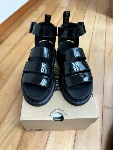 Dr. Martens CLARISSA II 블랙 샌들
