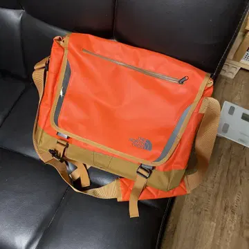 THE NORTH FACE 메신저 백 오렌지