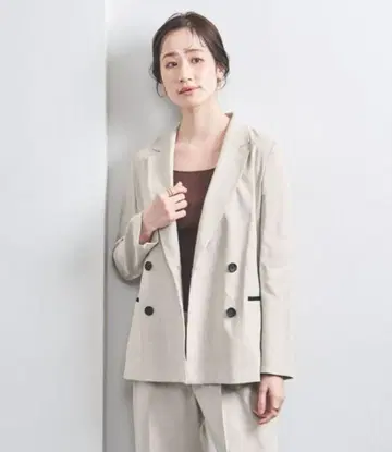 UNITED ARROWS ECLISSE 더블 테일러드 자켓 38
