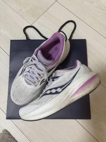 써코니 트라이엄프 21 23.5cm