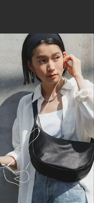russet 러셋 소프트 가죽 라운드 숄더백 실버