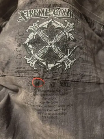 Xtreme Couture M 사이즈 타이다이 셔츠