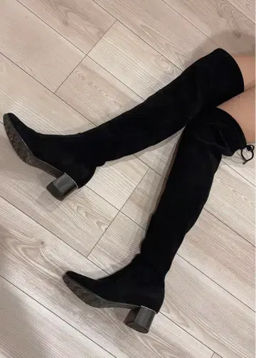 새상품급 스웨이드 니하이 부츠 싸이하이 부츠 블랙 금속 부품 24.5