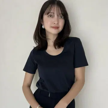 실크 터치 코튼 U넥 티