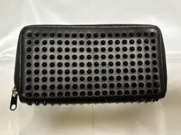 Christian Louboutin 스터드 장식 블랙 가죽 장지갑