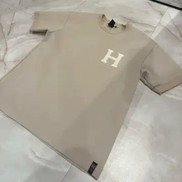 D/him H 자수 스쿠버 니트 티셔츠