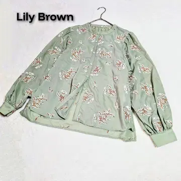 새상품급 Lily Brown 꽃 자수 블라우스
