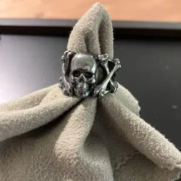 pledge 스컬 반지 핑키링