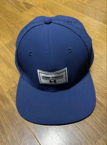 언더아머 캡 네이비 계열 메쉬 캡