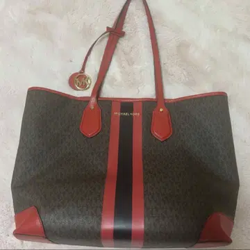 MICHAEL KORS EVA 라지 토트 MK 로고 스트라이프
