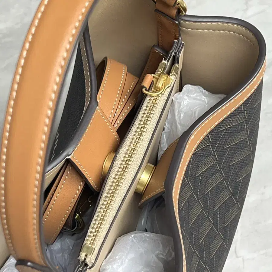 JILLSTUART | 질스튜어트 Jillstuart Brown Rosella Chilling