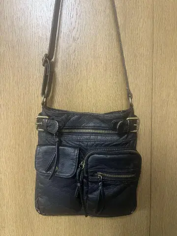 블랙 가죽 숄더백 Y2K