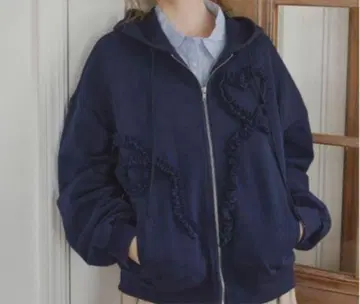 idem 이뎀 heart frill hoodie
