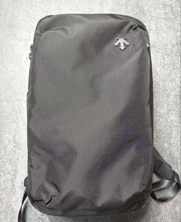데상트 에어로스트림 백팩 CS 용량: 약 20L