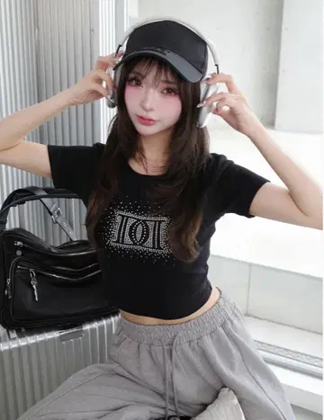 Darich 샤이니 DD 로고 컴팩트 티셔츠 BLK