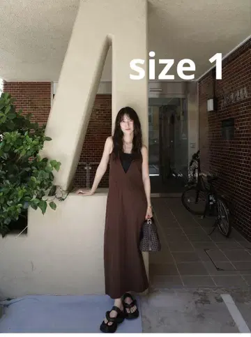 CLANE HALTERNECK LOWWAISTONEPIECE 브라운