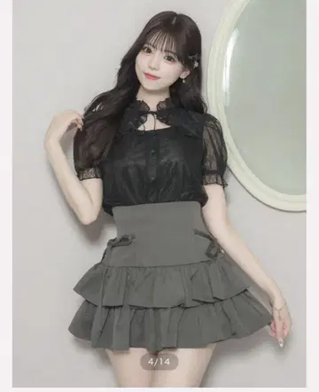 pium 프론트 버튼 레이스 케이프 블라우스 블랙