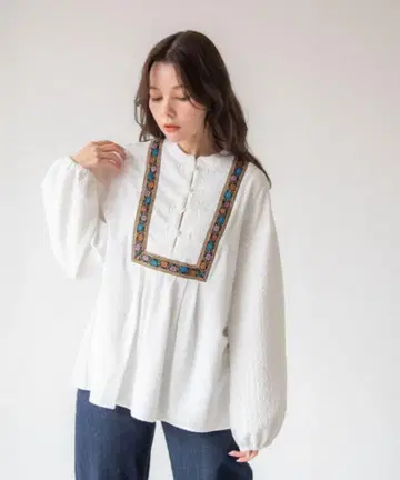 idem 자수 화이트 블라우스 긴팔