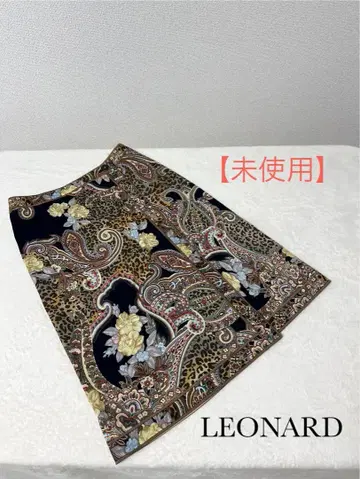 [미사용] 레오나르 무릎 기장 스커트 올 패턴 페이즐리 랩스커트