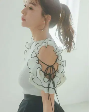 snidel 플리츠 프릴 니트 풀오버