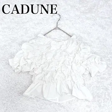 새상품급 CADUNE 셔링 블라우스 화이트