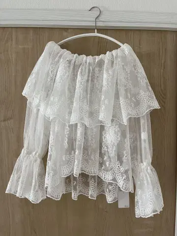 [미사용 새상품] 내추럴 뷰티 베이직 빈티지 레이스 블라우스