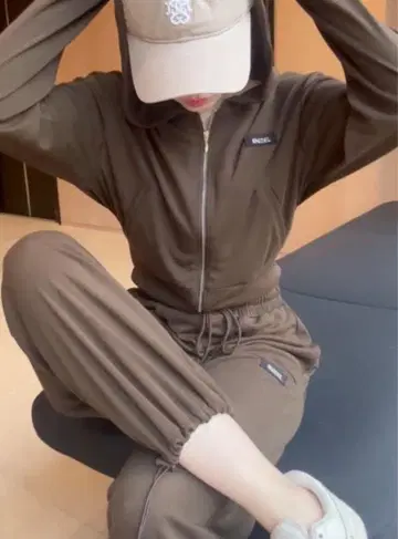 snidel 스나이델 UV 컷 후드티 다크 브라운