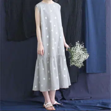 chambre de charme 반짝반짝 거품 도트 슬리브리스 원피스