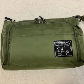 올리브 그린 사코슈 백 SNOOPY