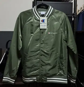 새상품 Champion 바시티 자켓 C3-J619 S 사이즈 올리브