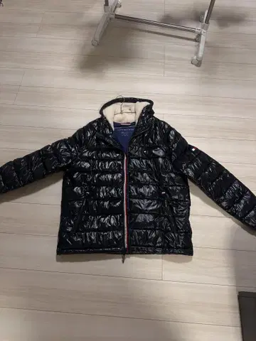 TOMMY HILFIGER XL 블랙 다운 자켓