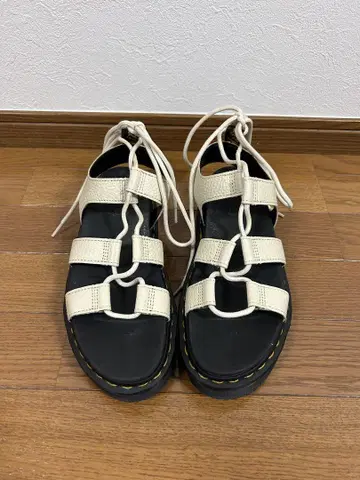 Dr. Martens NARTILLA 샌들